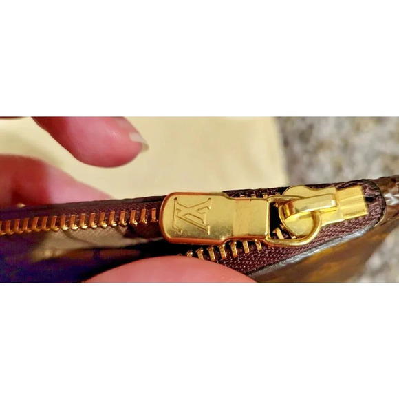 Louis Vuitton Pouch Brown Monogram with Dust Bag - Picture 12 of 12